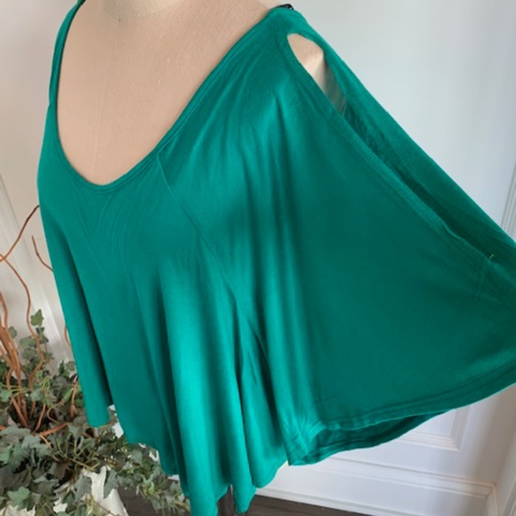 Forever Tops - Forever 21 NWT Women's Cold Shoulder Flutter Top